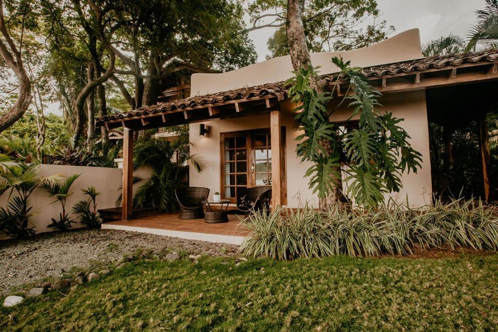 Sansara Surf Yoga & Resort Cambutal Exterior photo